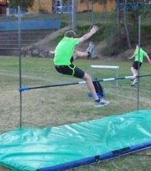 The athlete must not attempt to hold the bar or replace the bar while jumping Athlete generally has one minute to complete their jump, if not it is a foul Coaching Tips: Scissors 8-10 steps should