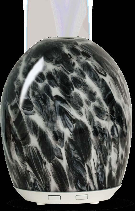 Black Plumé Feathers have been inspiring blown-glass for 100 s of years. The Black Plume Glass is a beautiful tribute to them with a modern twist.