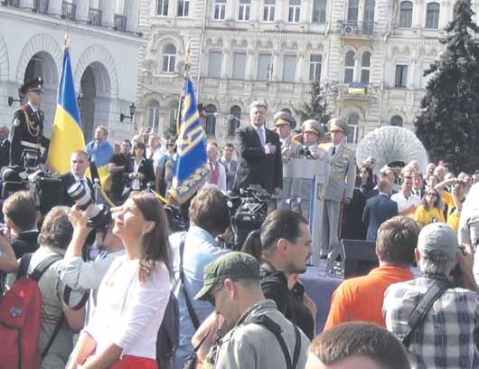 Vizīte Ukrainā Lai emocionāli atbalstītu Ukrainas neatkarības centienus nemieru plosītās Ukrainas galvaspilsētā Kijevā sestdien 23. augustā, tika pieminēta Baltijas ceļa 25. gada diena.