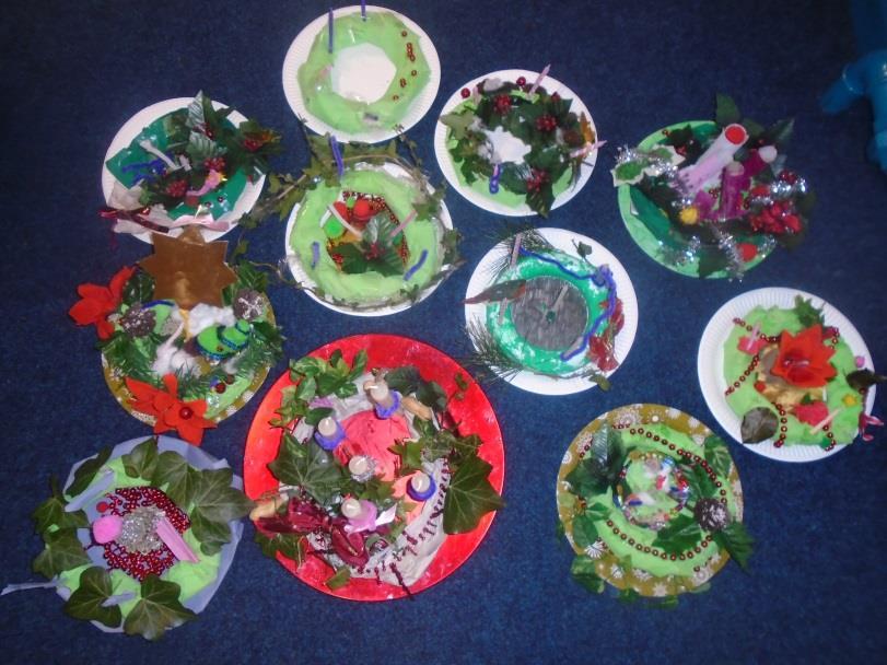 R.E. Lessons The children have been making things in their R.E. lessons this week. Year 1 and Year 4 made lanterns as gifts and as part of their work on 'Jesus Light of the World.