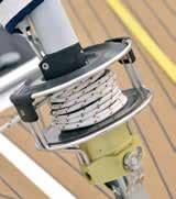 Manual reefing systems Cruising range CRUISING MODELS > Large range of 10 models for boats from 5 to 26 m. > Round and silver anodised profile.