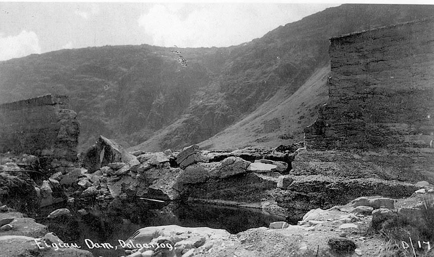 History of dam failures in the UK Eigiau & Coedty dam failures in 1925 (16 deaths) The causes: Foundation failure of Eigiau &