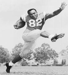 ALL-AMERICAN BRUINS A HISTORICAL LOOK AT UCLA S FIRST-TEAM ALL-AMERICANS (Listed in chronological order) #13 Kenny Washington Kenny played halfback in 1937-38-39 Named UCLA s first football