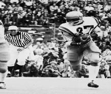#33 Kermit Alexander Kermit played halfback in 1960-61-62 Earned All-American honors in 1962 Two-time team MVP and All-Around Excellence award winner Team leader in pass receiving and kickoff returns