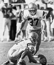 the Cardinals in 1986 NFL Draft AARON PEREZ Four-year starting punter All-Pac-10 as senior