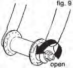 (5) Tighten the quick-release adjusting nut until it is finger tight against the frame dropout; then swing the lever toward the front of the bike until it is parallel to the frame s chainstay or