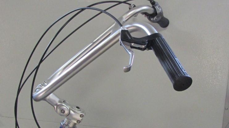 Handlebar angle adjustment Loosen the four stem bolts on the stem at the base of the handlebars.