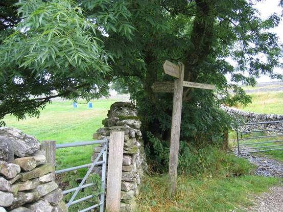 right up to the town centre or cross over to a stile and bear right up to the centre.