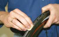 Fitting a tubular tyre 1 2 Caution: Tubular tyres should be