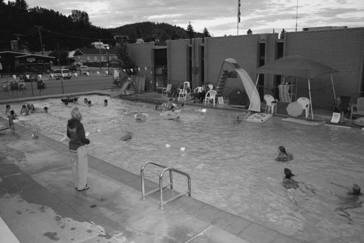 ROSSLAND POOL July & August, 2017 JULY SCHEDULE AUGUST SCHEDULE Monday Tuesday Wed. Thursday Friday Sat. Sun.