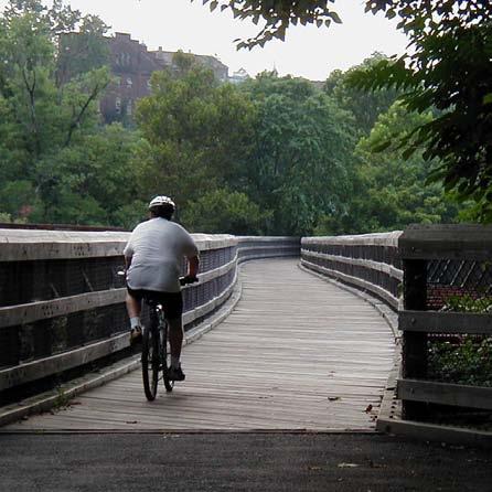 In southwestern Virginia, bicyclists can enjoy the spectacular scenery of the Appalachian Mountains, where numerous state parks, an expansive national forest, and miles of country roads await road
