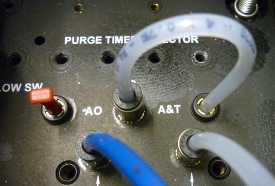 Figure 8 MiniPurge Time Selector Switches Purge Flow Rate (Orifice Size Selection) Only for CF Systems The purge flow rate is selected by placing the appropriate orifice plate in the SAU.
