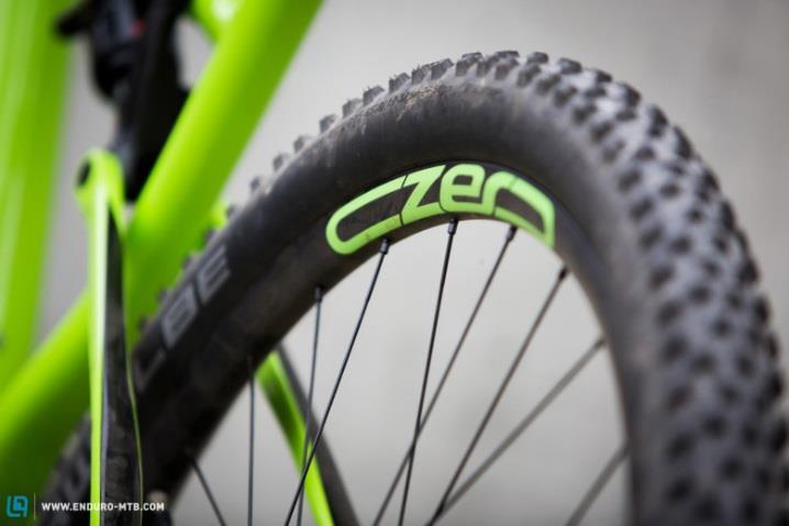 The new Cannondale CZero wheelset with carbon rims (23mm inner diameter) weigh in at 1,600 g. Race technology Compared to Cannondale s popular race bike, the Scalpel, the top of the range 11.