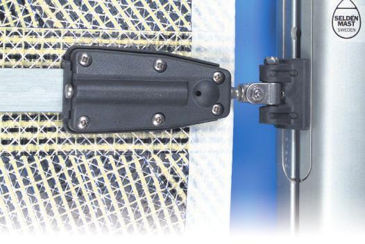 With the additional benefit of an integral screw tension adjusting system. Series 55 luff boxes connect to the slide's hinged arm using an M10 thread.