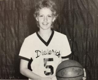 Cindy (Bohnhoff) Hinterscher Class of 1985 3-year varsity basketball starter where she finished with 936 career points 3-time MTC All-Conference Team (1983,1984,1985) Team leading scorer both Junior