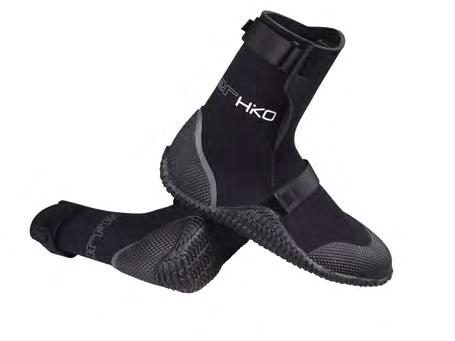 FLEXI_50701 SNEAKER_51101 High watertight boots are made of 5 mm thick neoprene. Taped seams are completely watertight.