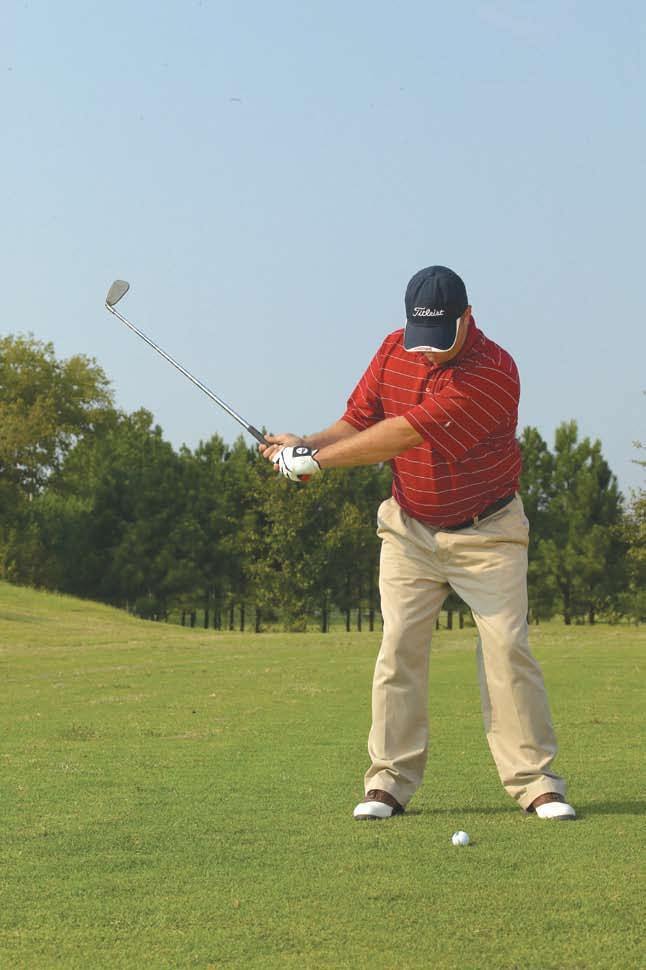 The early wrist hinge creates a narrow overall swing plane compared to that of the late wrist hinge.