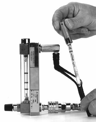 4: Inserting detector tube