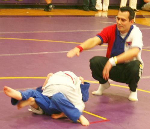 WIN BY IPPON WITH A CHOKE OR STRANGLE (SHIME WAZA) OPPONENT TAPS OUT, VERBALLY SIGNALS SURRENDER OR REFEREE STOPS CONTEST 1-The rules of freestyle judo allow the same