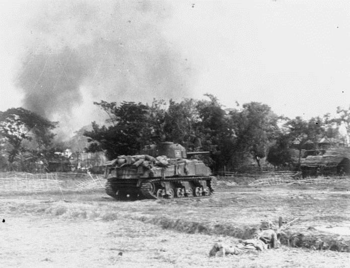 Left: A Sherman of B Squadron, 5th (Probyn s) Horse supporting Indian infantry near Meiktila in 1945.