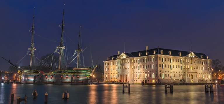 BRĪVBRĪDIS Vēstures izzināšana OTRĀ SĒRIJA paver durvis uz nākotni Nacionālais Jūras muzejs Amsterdamā Ēka, kas uz mākslīgi uzbērtas salas Amsterdamas ostas teritorijā 1656.