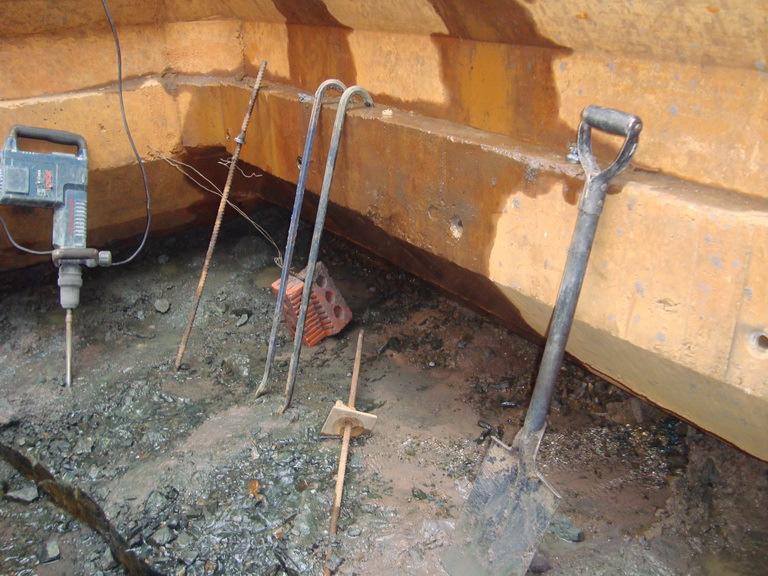 5.3.5.7 Founding and sealing The adequacy of the founding and sealing of caissons are important factors which have a significant influence on the load bearing capacity of these structures.