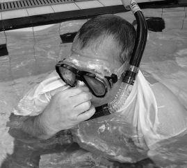STA Pool Snorkelling Programme Teaching Manual 19 Equalising the Ears When submerging under water, pressure is placed between the middle and outer ear.