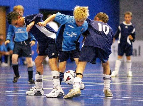 Level 1 Futsal Licence This course is designed for the beginner coach and those that would be coaching at a junior level. The target market is parents, teachers, current and former players.
