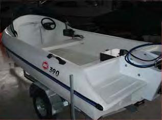 The Mac 390 is an ideal small ski boat, wakeboard boat, fishing, diving or family boat at a very affordable