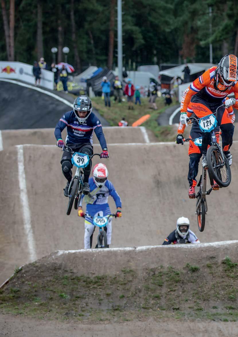 4.THE TRACK THE TRACK FOR THE UCI BMX WORLD CHAMPIONSHIPS MUST SATISFY THE FOLLOWING CRITERIA: SITUATION Preference for outdoor tracks, however indoor tracks can be considered if the criteria below