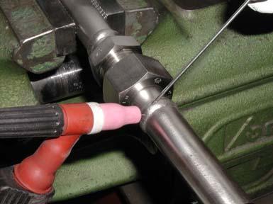 Residues of welding have to be removed by pickling. Any DILO hose connections with attached flexible tubing must be kept away from welding operations.