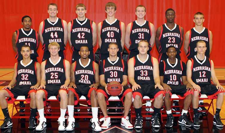 2011-12 GAME-BY-GAME STARTERS Date Opponent Starters 11/12 at IPFW C. Steffensmeier CJ Carter M. Albers A. Welhouse J. Karhoff 11/14 Concordia C. Steffensmeier CJ Carter M. Albers A. Welhouse J. Karhoff 11/16 at UMKC C.