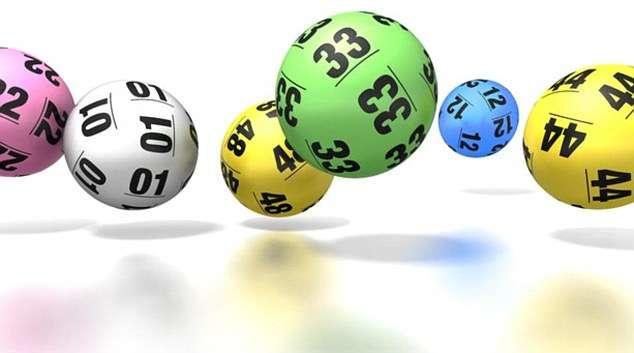 The Super Enalotto player picks six numbers from a pool of numbers ranging from 1 to 90.