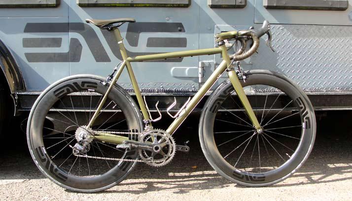 16 GRAPHIC OPTIONS GHOST GHOST At the heart of Speedvagen is minimalism and bombproof-ness.