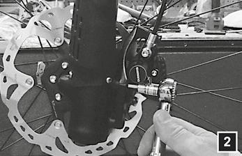 Make sure the wheel and spindle are supported while tightening the hub bolt. 3. Once the hub has been drawn onto the hub completely, use torque wrench to tighten to final 15.0 Nm (133.0 InLbs).