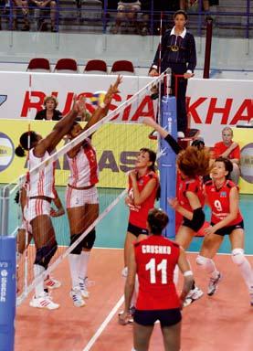 Well-disciplined at the beginning and keeping mistakes to a minimum, Russia cruised in the first set.