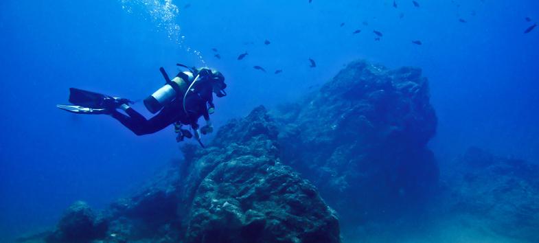 Itinerary The PADI Advanced Open Water Course is performance based. That means you have to understand and pass the theory and perform the in-water skills correctly and with ease.