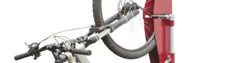 It integrates all the mechanisms to lock a bike (two wheels are blocked automatically, as well as the frame and