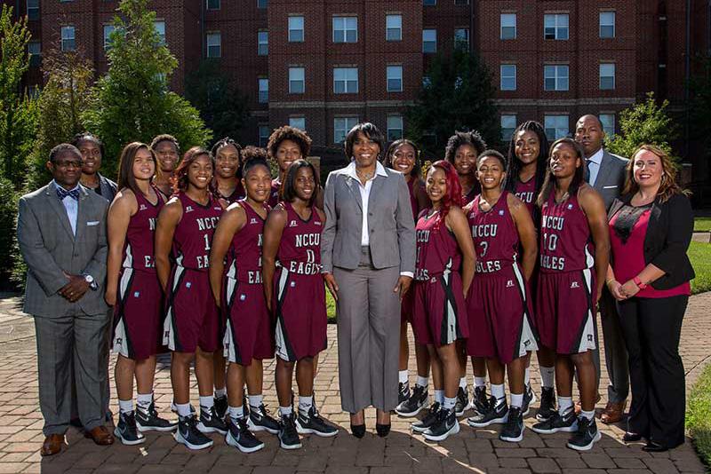 NCCU WOMEN S BASKETBALL PAGE 3 PREVIEW: #NCCUWBB Hosts NCAT Saturday; Visits DSU Monday DURHAM, N.C. The North Carolina Central University women s basketball team will continue its northern road