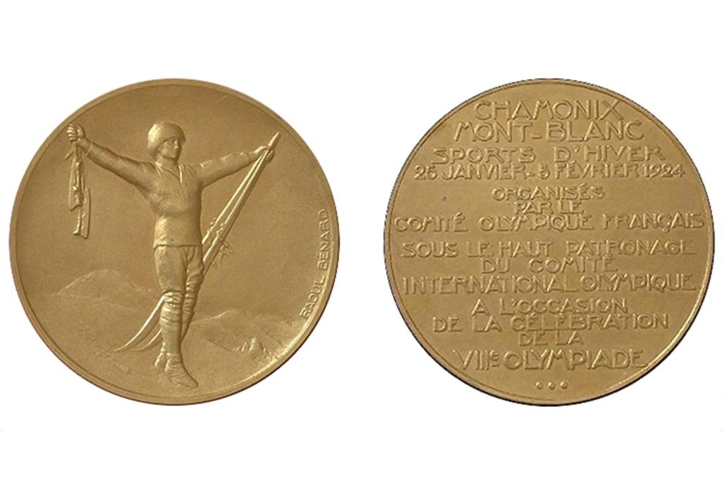CHAMONIX 1924 On the obverse, a winter sports athlete, arms open. He is holding in his right hand a pair of skates and in his left a pair of skis. In the background, the Alps with Mont Blanc.