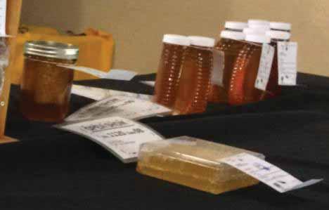 Thanks to all who volunteered to help out. London Grange won the People s Choice award. Thanks to all those who also entered honey. Doug Habliston s medium honey won Best in Show!