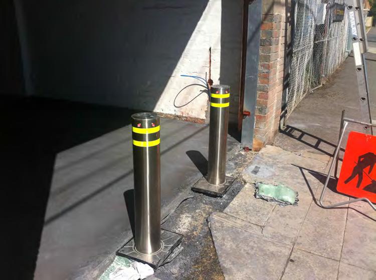 As this does not make the bollard watertight, when installing bollards on an unprotected site, the frame should be connected to a sewage system (in this case,