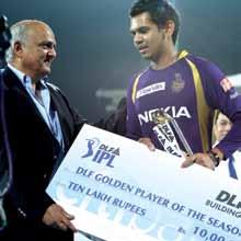 The final over commenced with the Kolkata Knight Riders needing nine runs to win the title.