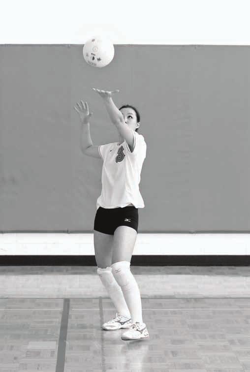4 VOLLEYBALL SKILLS & DRILLS feet positioned to allow the upper body to rotate easily through a throwing motion.