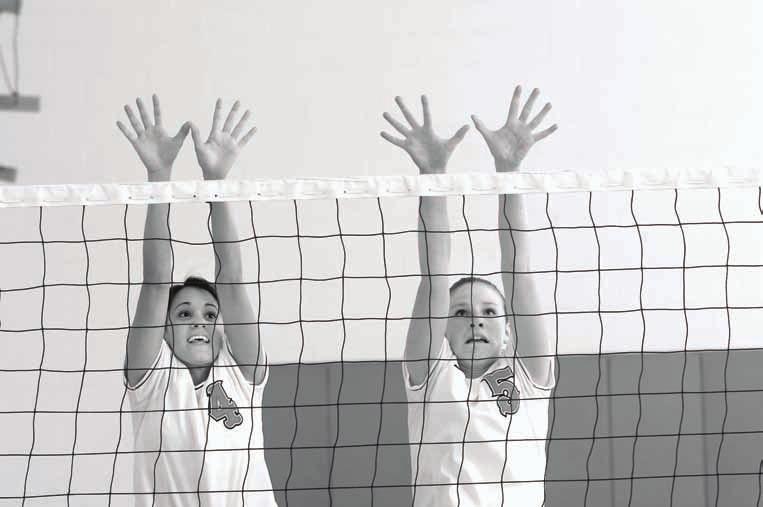 74 VOLLEYBALL SKILLS & DRILLS Many players close their eyes at the moment of attack or even earlier.