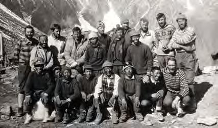 (Vir: Fototeka SPM.) Members of YAEH III in 1969, whose goal was the conquest of the summits of Annapurna, and the high-altitude porters in the base camp. (SAM photo library.