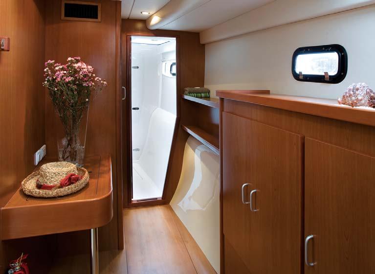 Interior Everything needed for a voyage at sea The Leopard 39 is available in 3 or 4 cabin layouts.