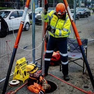 3. Tripods Confined space tripod = Load Management Solution Tripods are often used for access and standby rescue with confined space operations where a symmetrical unit is setup over the top of a