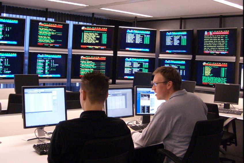 Database Management Operations Main operational control from: Nieuwegein
