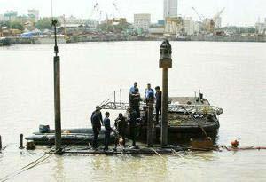 INDIA MILITARY SUBMARINE FIRE INS Sindhurakshak submarine fire The Russian-built diesel-electric submarine sank in Mumbai on August 13, 2013
